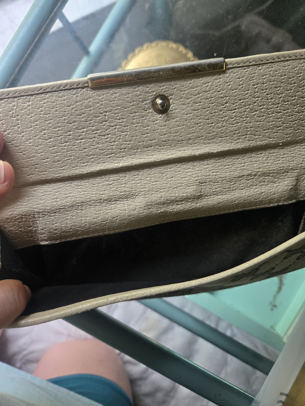 Gucci Brown Monogram Continental Wallet - Picture 4 of 10